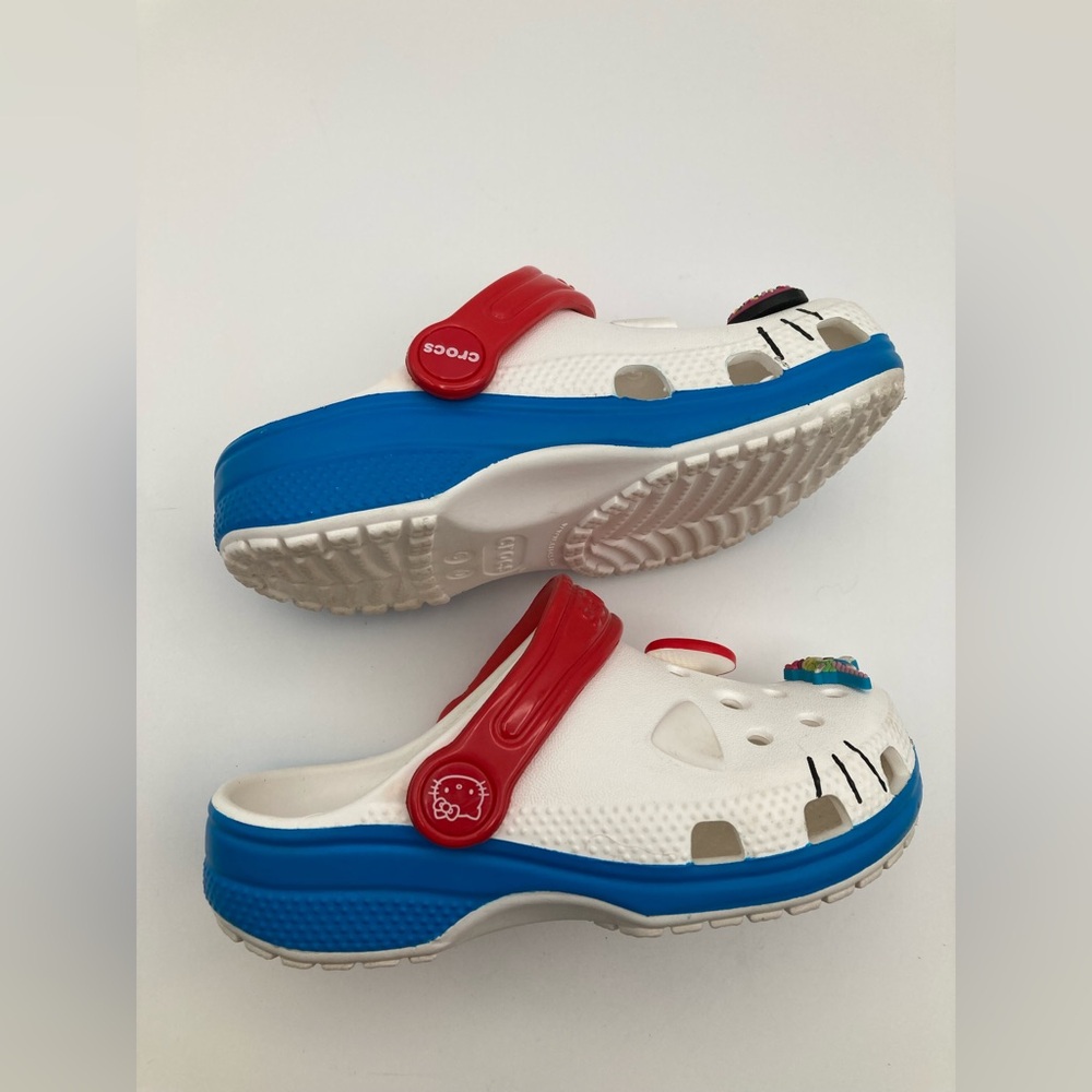 Hello Kitty x Crocs Classic Clogs Slip On with Jibbitz Toddler Size 10 - Picture 3 of 9